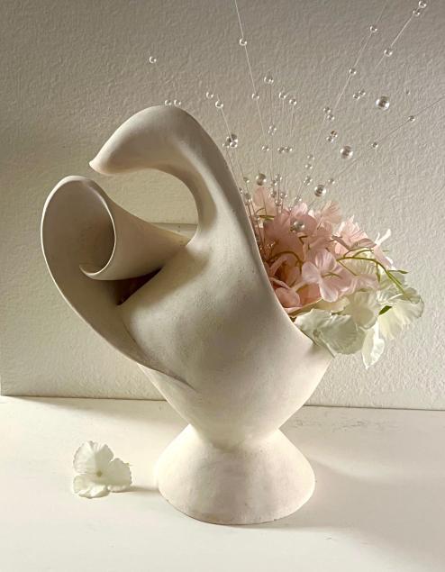 Abstract kalla vase