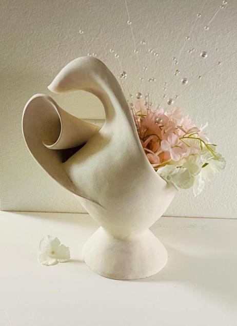 Abstract kalla vase
