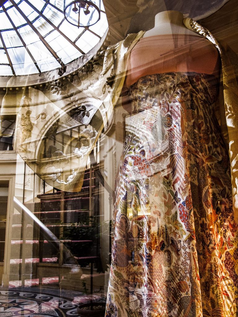 Mannequin Descending The Staircase, Paris