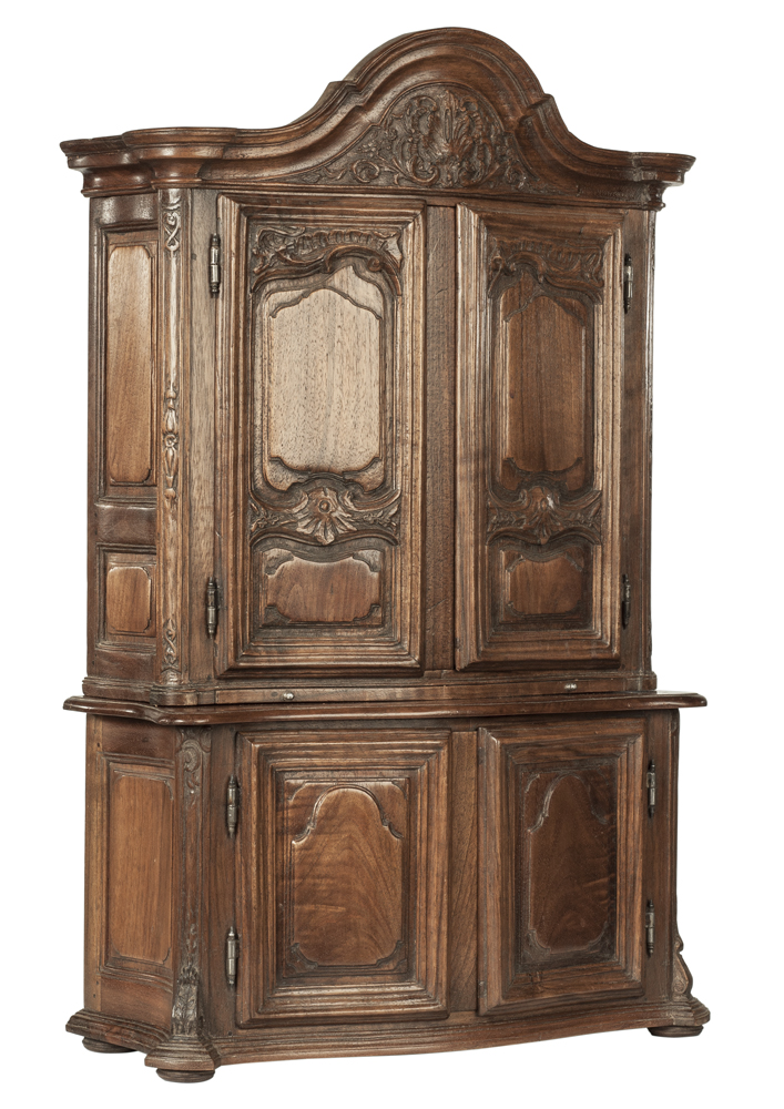 Double buffet Alsatian style Louis XV French nut-tree