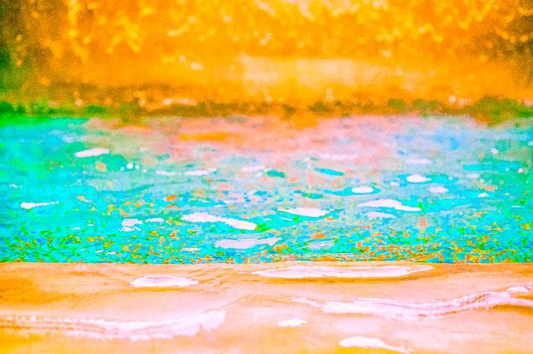 Liquid Gold Towardsand Away
