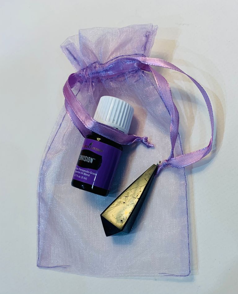 7th Crown Chakra Balancing Set - Envision Oil Blend and Protective Pendant