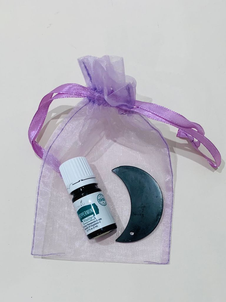 3rd Solar Plexus Chakra Balancing Set - Pepermint essential Oil and Energy Protecting Shungite Pendant