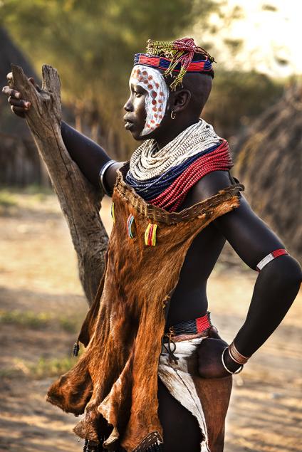 Kara Womanleaningonatreethe Omo