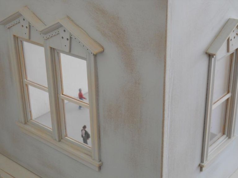 Large Dollhousedetail