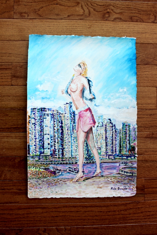 Woman walking in the city.